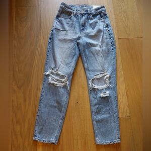 Women’s American Eagle Mom Jean